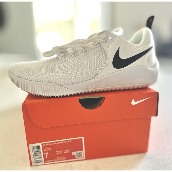 NWT Nike Zoom Hyperace 2 White Volleyball Court Sneaker women 7 in box